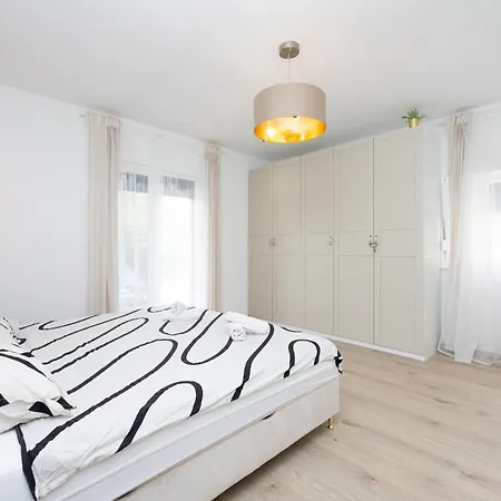 Beautiful Apartment In Split With Wifi 아파트