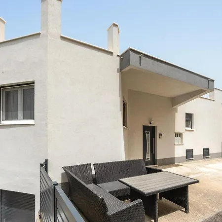 Beautiful Apartment In Split With Wifi Split