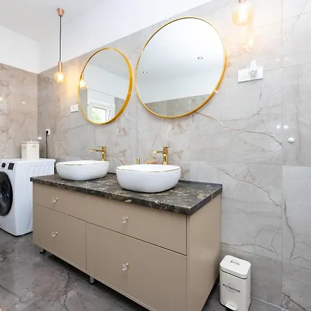 Lägenhet Awesome In With Wifi Split