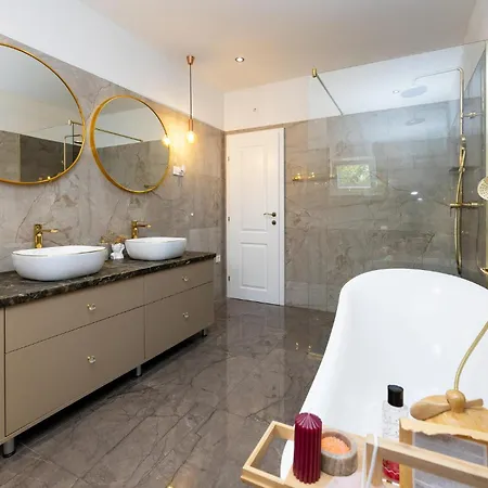 Beautiful Apartment In Split With Wifi *