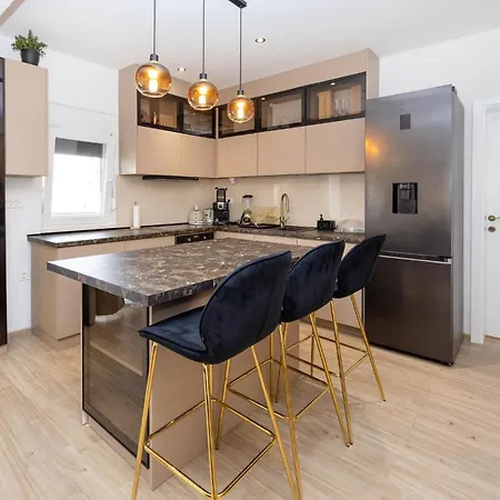 Beautiful Apartment In Split With Wifi *