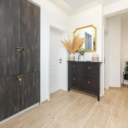 Awesome In With Wifi Apartment